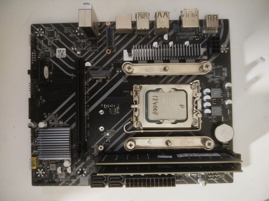 i5-12400F + H610W4_V1.11 + 16 ГБ DDR4