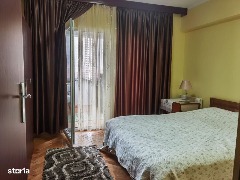 Apartament 5 camere Piata Mare