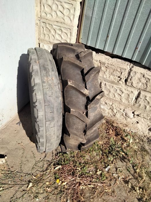 Продам шины 9.00 - 16 на ПТС.