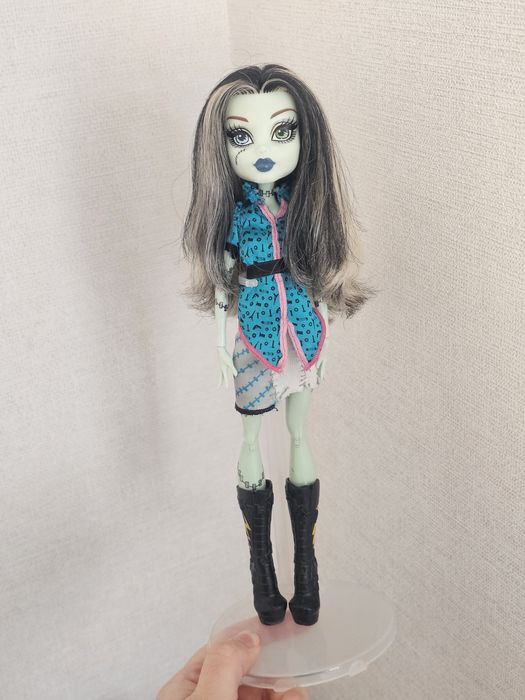 Кукла монстер хай