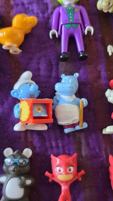 Lot figurine jucării — Kinder Surprise + Pokémon Takara Tomy (35+ buc)