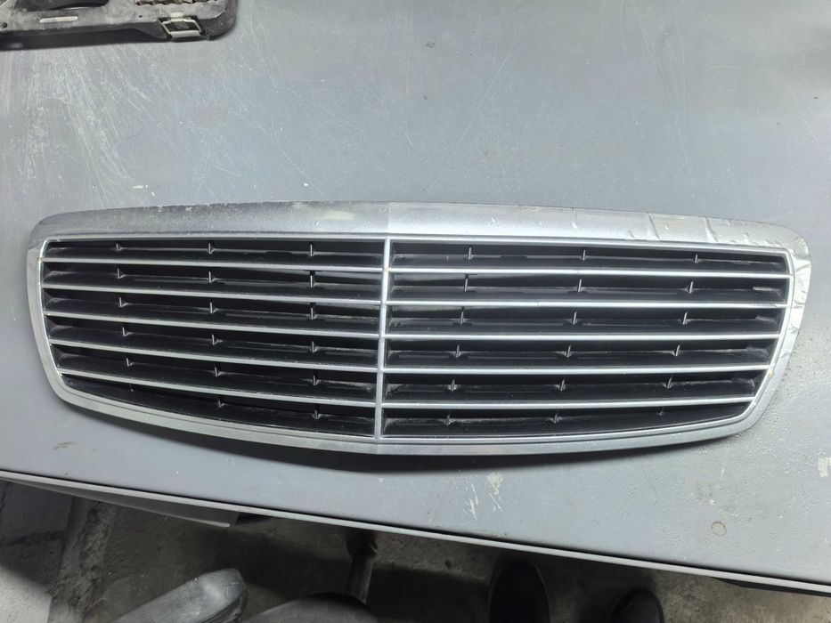 Решётка радиатора Мерседес 211 авангард