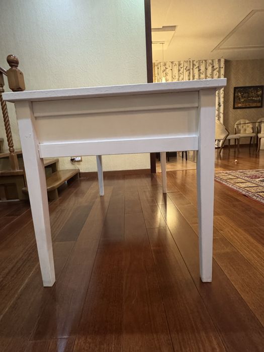 Стол из массива сосны