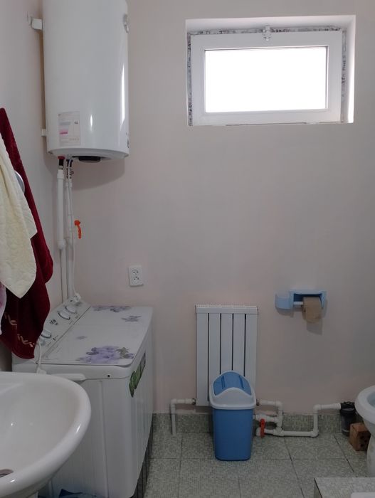 2020 yilda qurilgan  dom sotiladi mebel parda gilam qoladi