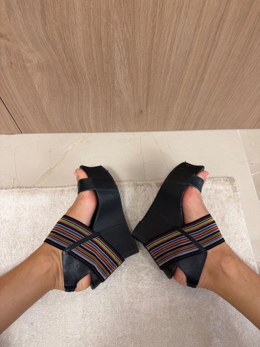 Черни платформи United Nude 39