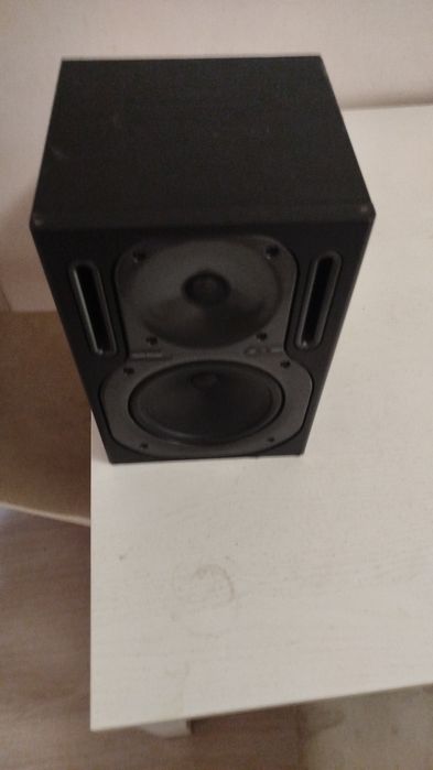 Профессиональная колонка,  Beringer truth 2030А