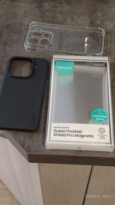 Продавам комплект Nilkin кейс и протектори за  OPPO find x9 pro