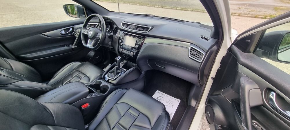 Nissan Qashqai TEKNA + 1,2 BENZINĂ Automat