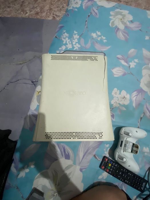 Продам xbox 360.