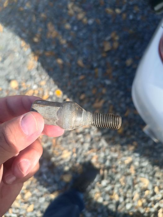 Болты гайки на Мерседес