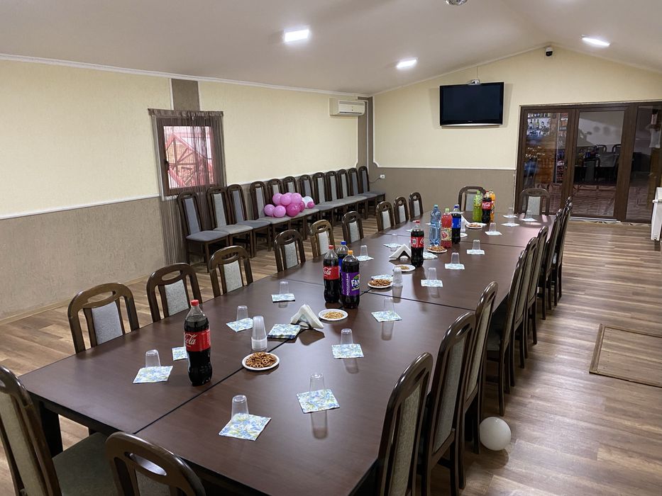 Scaune din lemn masiv