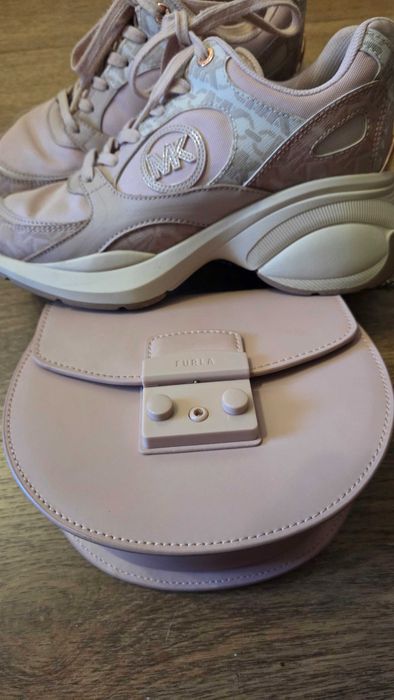 Сникърси Mishel Kors и чанта Furla