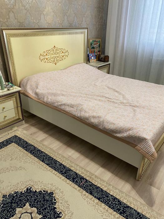 Продам спальную гарнитуру