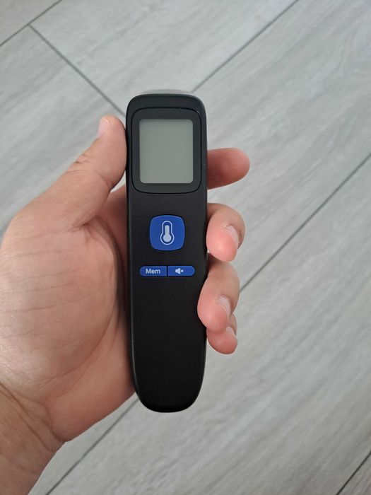 Termometru digital cu infrarosu