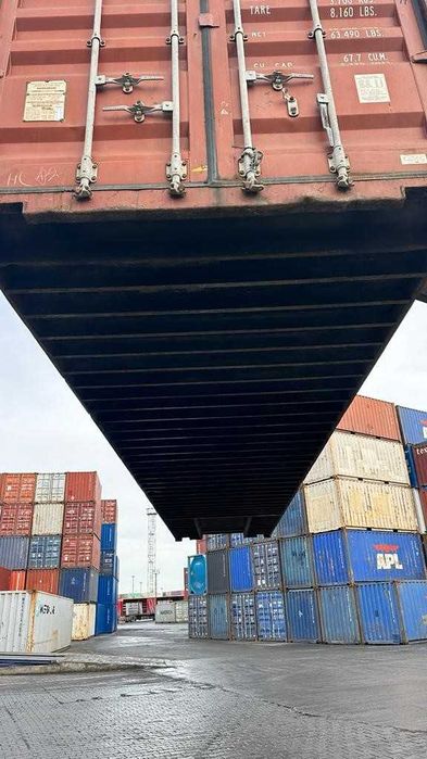 Vindem Container Maritim 12m - Spațiu de Depozitare Sigur și Durabil