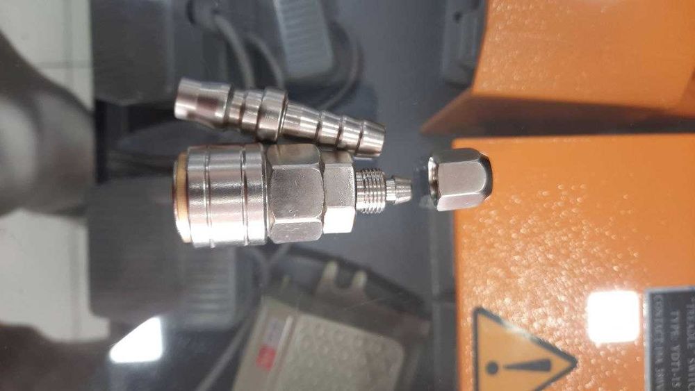 Болты, гайки, шурупы, метизы, гвозди оптом и в розницу.