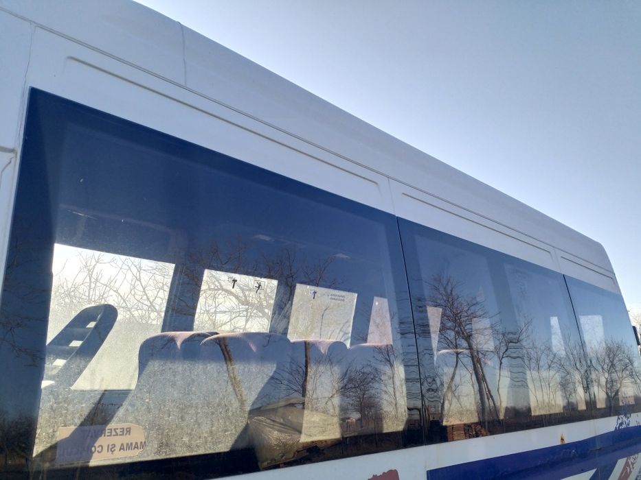 Geamuri / scaune / polite microbuz persoane Iveco / Sprinter / Crafter