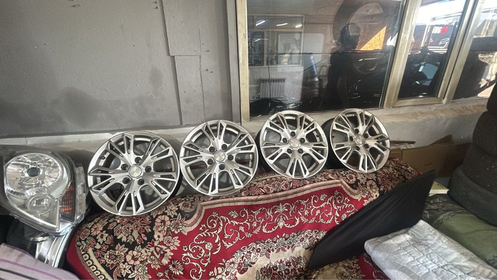 Продам диски Toyota