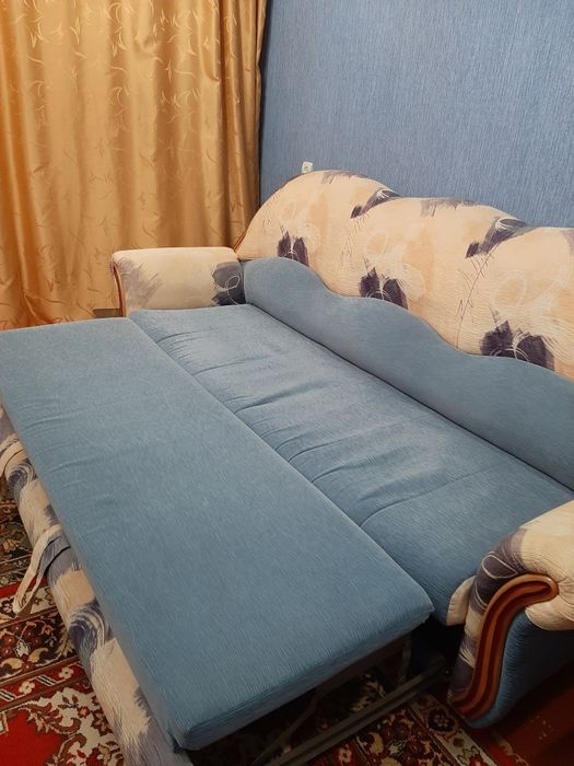 Продам диван с креслами