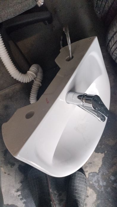 Продам сантехника