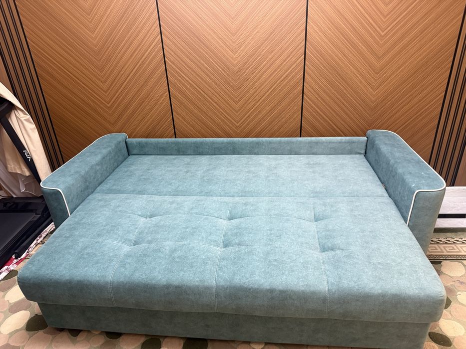 Диван сатылады .