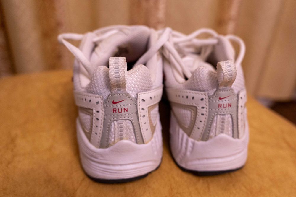 Adidași NIKE RUN (noi, nepurtați) marimea 36