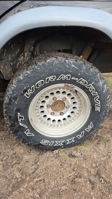 Шиналар сатылады.