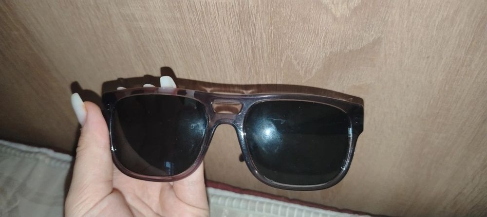 Ochelarii în condiții foarte bune