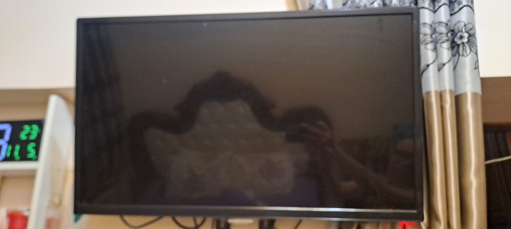 Samsung televizor, 32dyumli sotiladi.