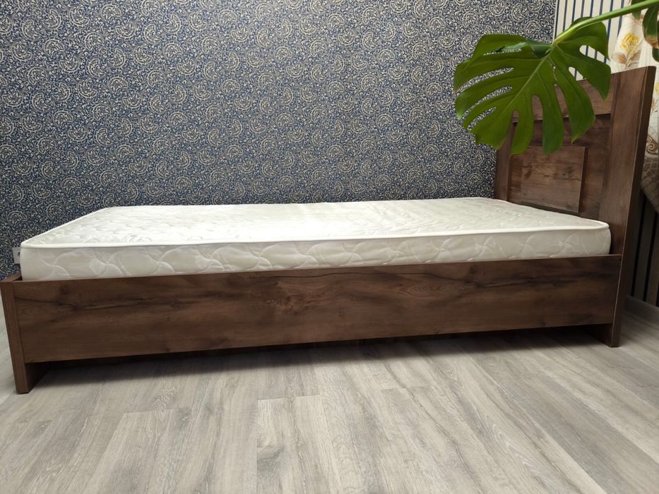 кровать одна спальная 90*200