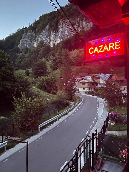 Pensiune / casa de vacanta munte Dambovicioara/ afacere