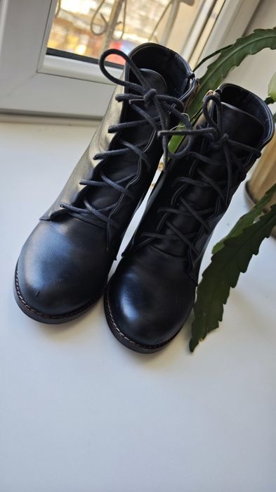 Продам ботильоны.