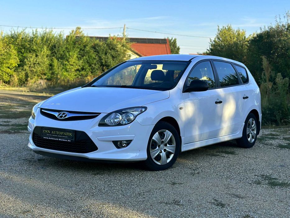 Hyundai i30 1.6 CRDI • 2011 • Diesel • 115 CP • Euro 5 • Rate fixe • Garanție • Livrare Gratuită