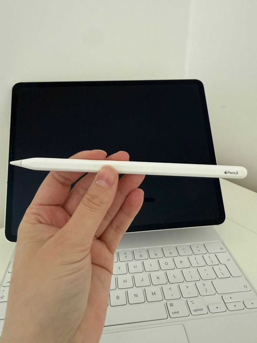 Apple iPad Pro 12.9" (2022) 6th Gen, 256GB, Cellular, Silver + Tastatura Apple Magic + Stylus Apple Pencil (2nd Gen)