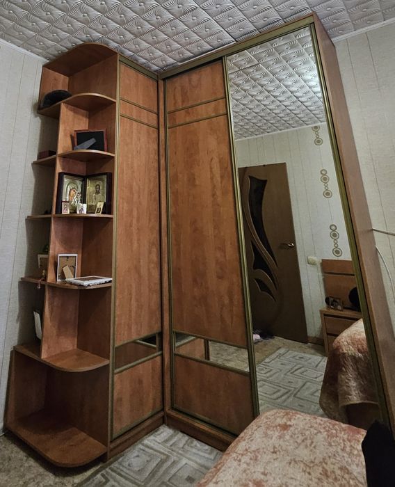 Продам спальный гарнитур