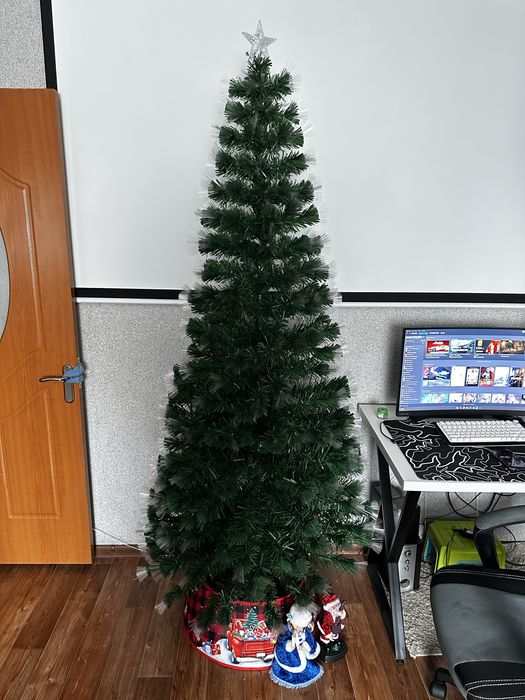 Елка искусственная 210 см