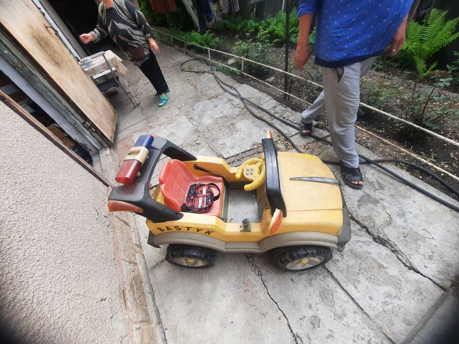 Детская машинка с 2 моторами мощная