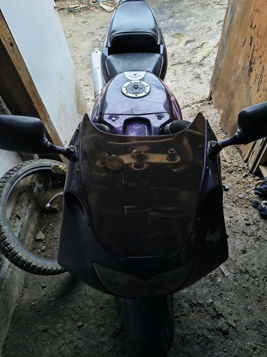 Schimb sau vând Kawasaki zxr 400