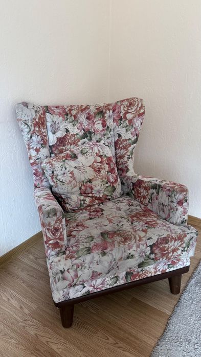 Кресла с подушками (2 шт.)