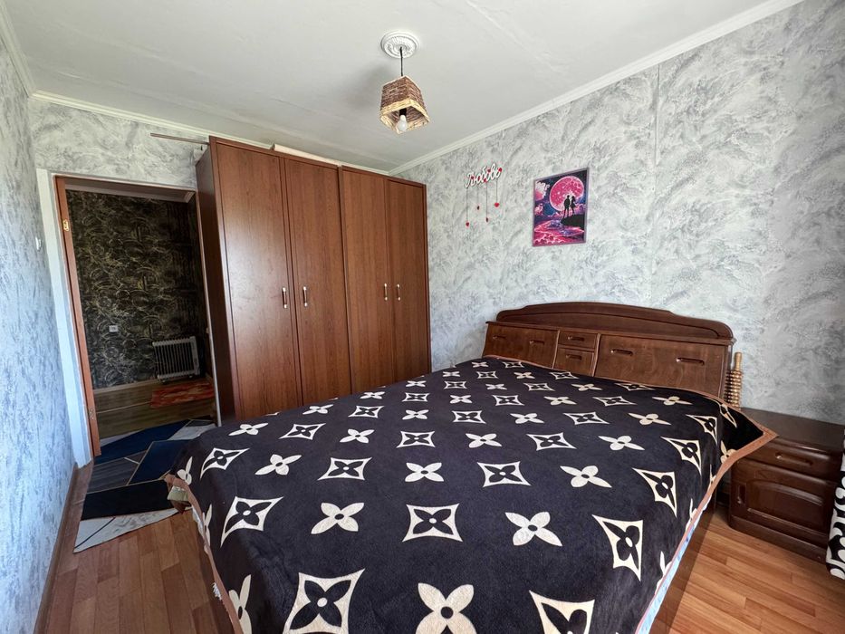 Продам 2-х ком. квартиру Королева 92