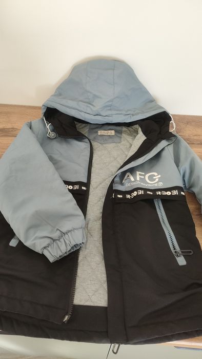 Продам куртку для