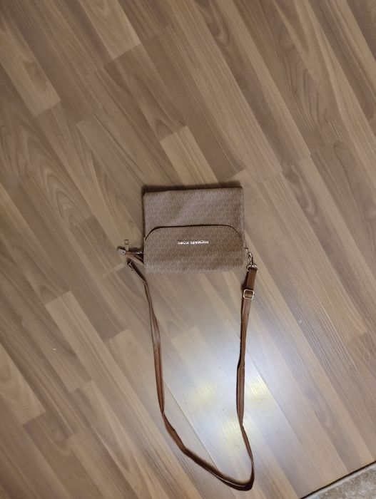 Дамска спортно чанта