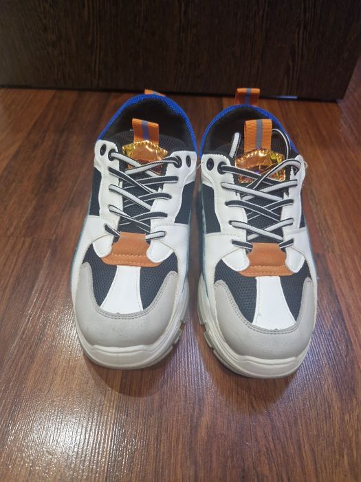 Vand adidasi marimea 39