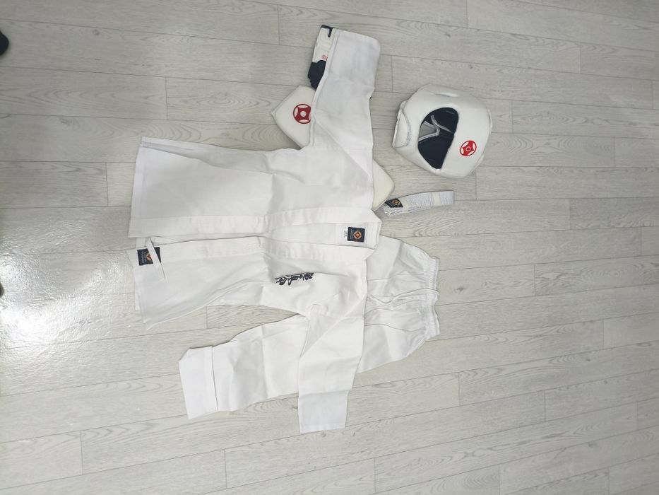 Продам новый комплект для карате