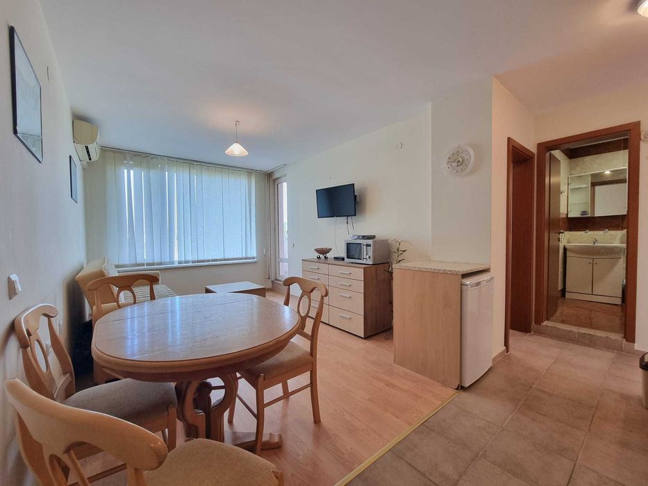 Продава се Тристаен апартамент в к.к. Слънчев бряг - 70 кв.м за 870 €/кв.м - Снимка #3