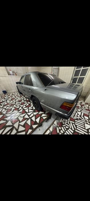 Mercedes 230llll