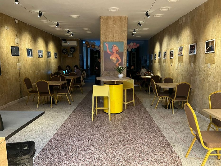 Vand Cafenea la cheie 180mp