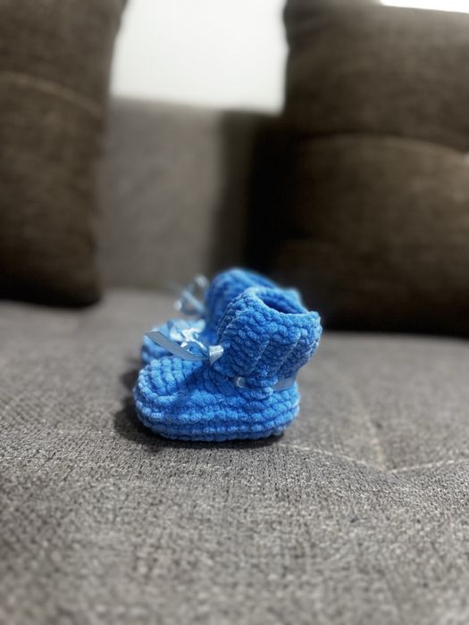 Детские вязаные пинетки