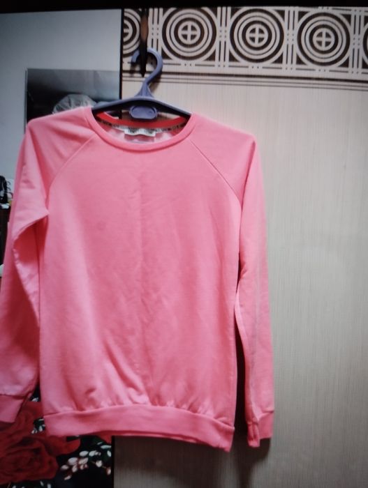 Продам не дорого вещи для девушек