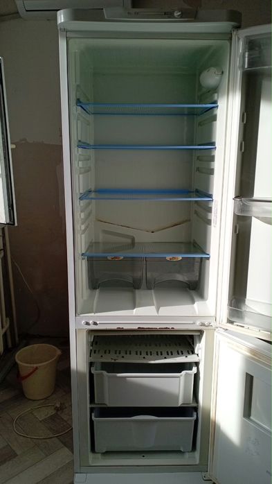 Холодильник Indesit